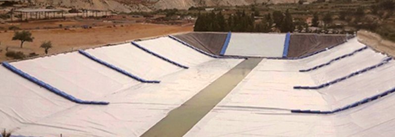 Ponte flutuante Vapourguard na piscina